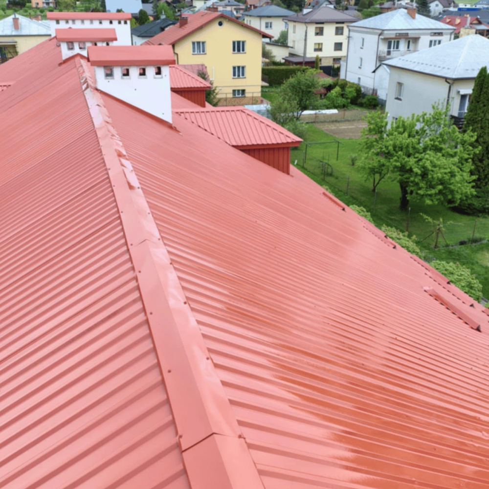 Dach szkoły po malowaniu Renowator Klimek-Dach